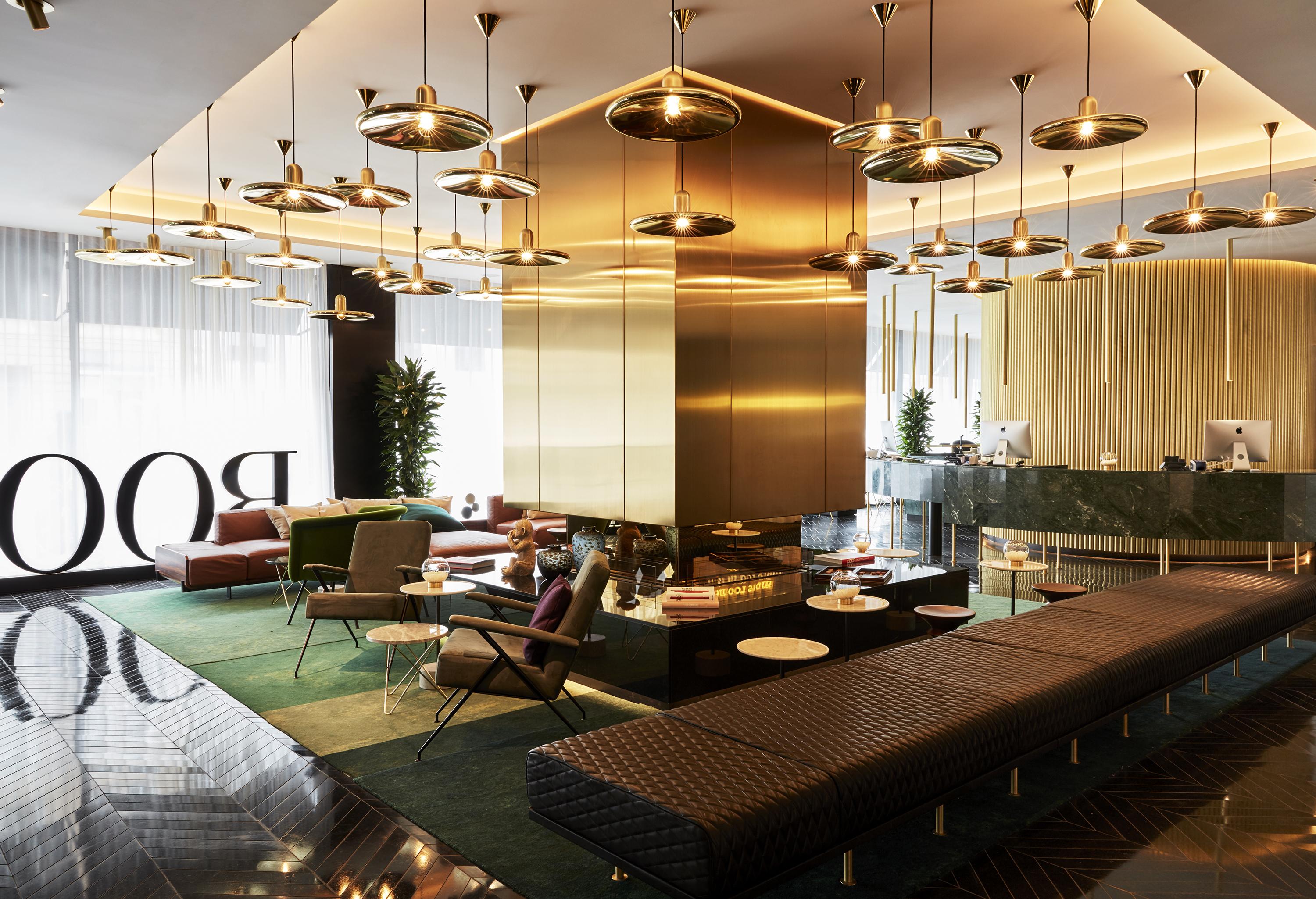 Roomers Munich, Autograph Collection Exteriér fotografie The lobby of the hotel