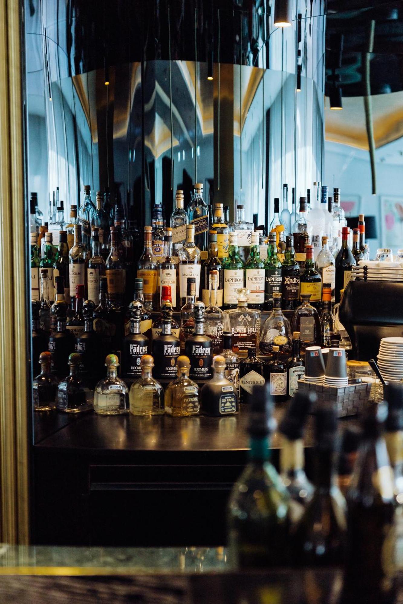 Roomers Munich, Autograph Collection Exteriér fotografie A selection of liqueurs