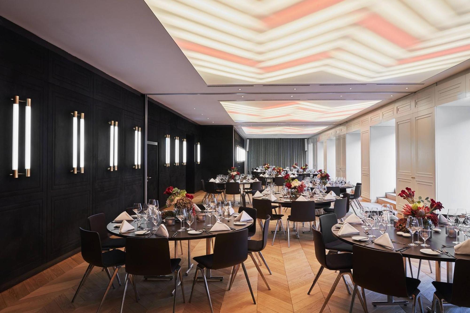 Roomers Munich, Autograph Collection Exteriér fotografie The Long Room