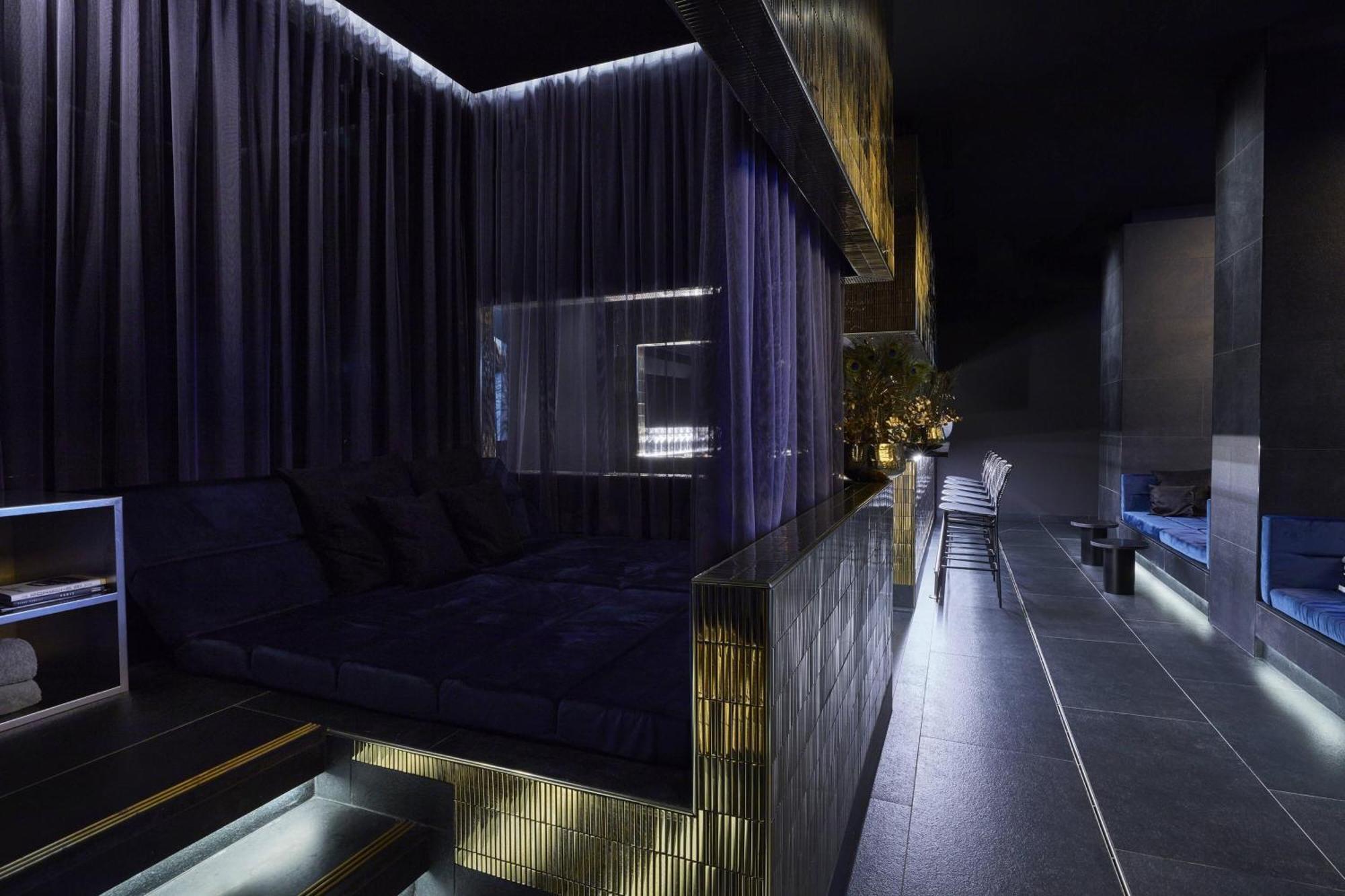 Roomers Munich, Autograph Collection Exteriér fotografie The interior of the nightclub