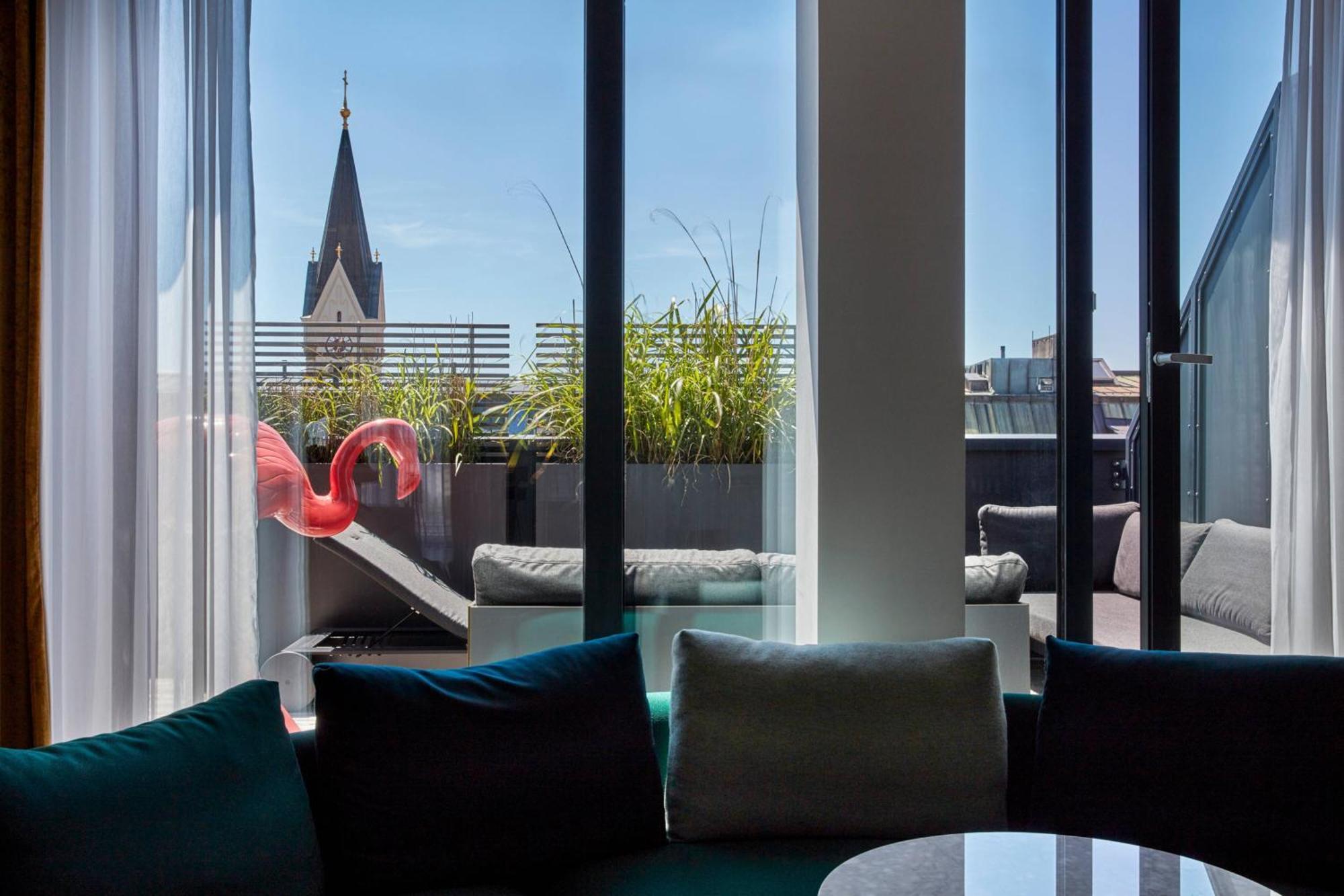 Roomers Munich, Autograph Collection Exteriér fotografie The View from the Penthouse