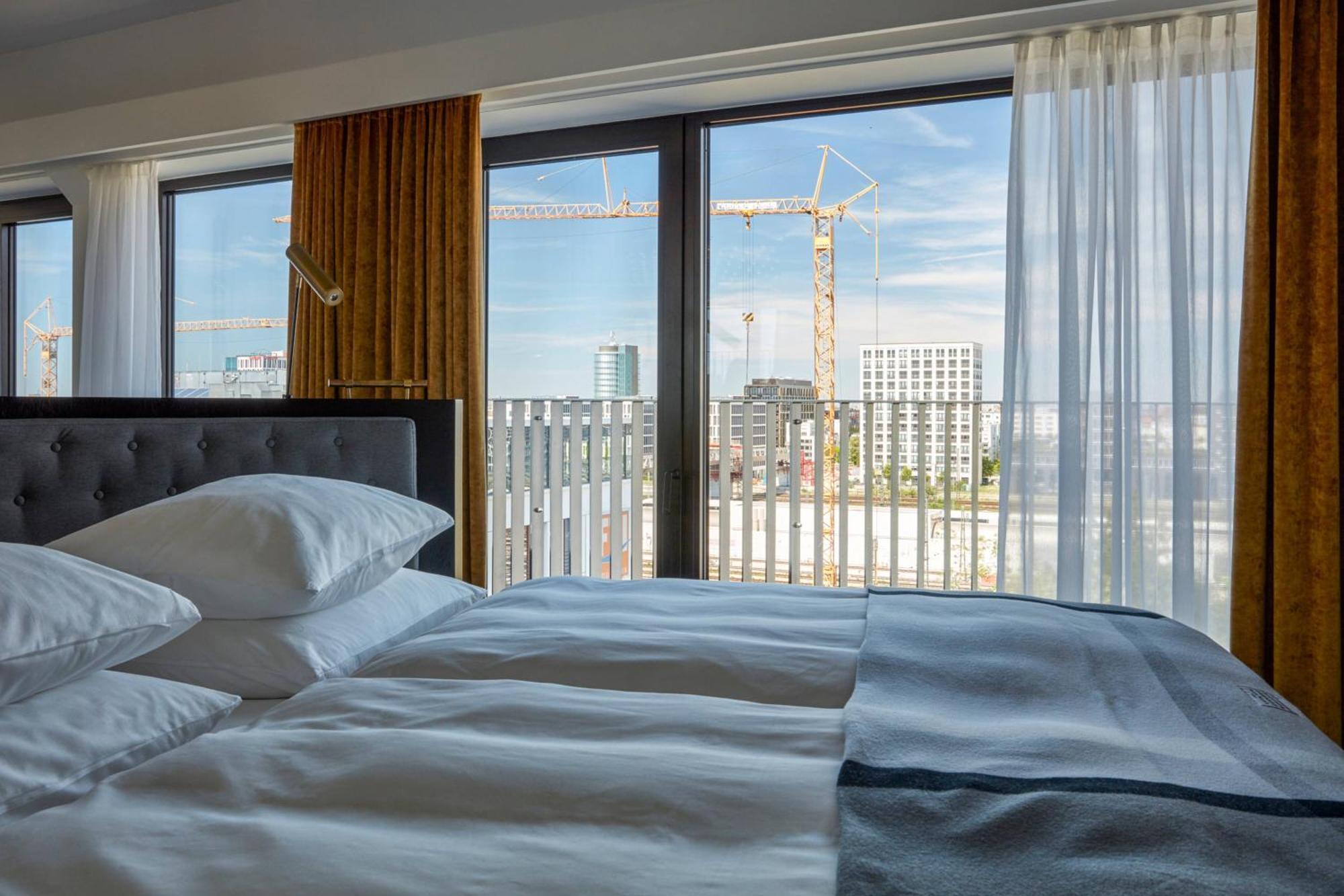 Roomers Munich, Autograph Collection Exteriér fotografie A room at the hotel