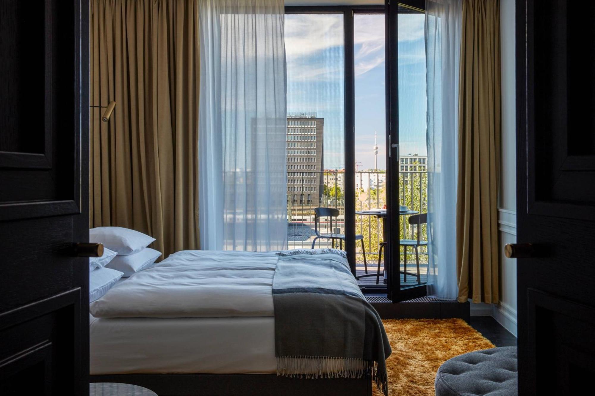 Roomers Munich, Autograph Collection Exteriér fotografie A room at the hotel
